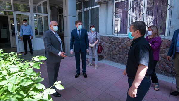 В Кыргызстан прибыла делегация российских медиков под руководством замглавы Роспотребнадзора - Sputnik Кыргызстан