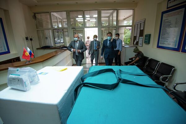 Российская делегация медиков уже начала работу в Кыргызстане — фото - Sputnik Кыргызстан