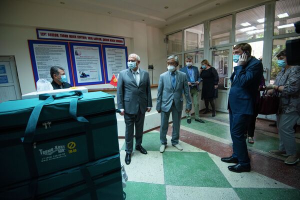 Российская делегация медиков уже начала работу в Кыргызстане — фото - Sputnik Кыргызстан