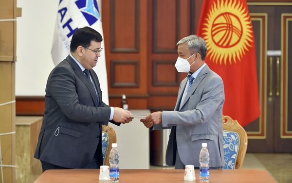 Правительство Кыргызстана выражает благодарность кабмину Узбекистана - Sputnik Кыргызстан