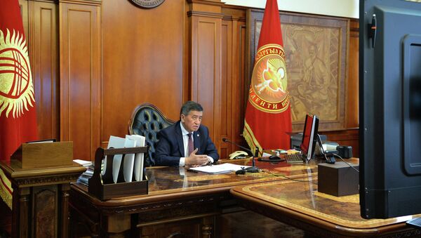 Президент КР Сооронбай Жээнбеков провел онлайн совещание с министром здравоохранения Сабиржаном Абдикаримовым - Sputnik Кыргызстан