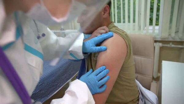 ДССУ Россиянын СOVID-19га каршы вакцинасына кызыгууда. Видео - Sputnik Кыргызстан