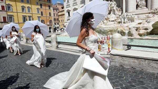 Акция протеста невест в Риме - Sputnik Кыргызстан