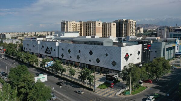 Вид с высоты на торговый центр Дордой Плаза в Бишкеке. Архивное фото - Sputnik Кыргызстан